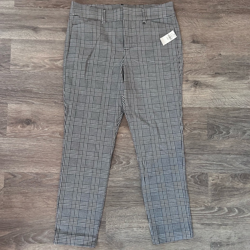 Old Navy Women's Black and White Plaid Trousers